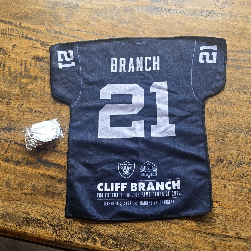 Raiders BRANCH Commemorative Towel and Raiders Bead Necklace